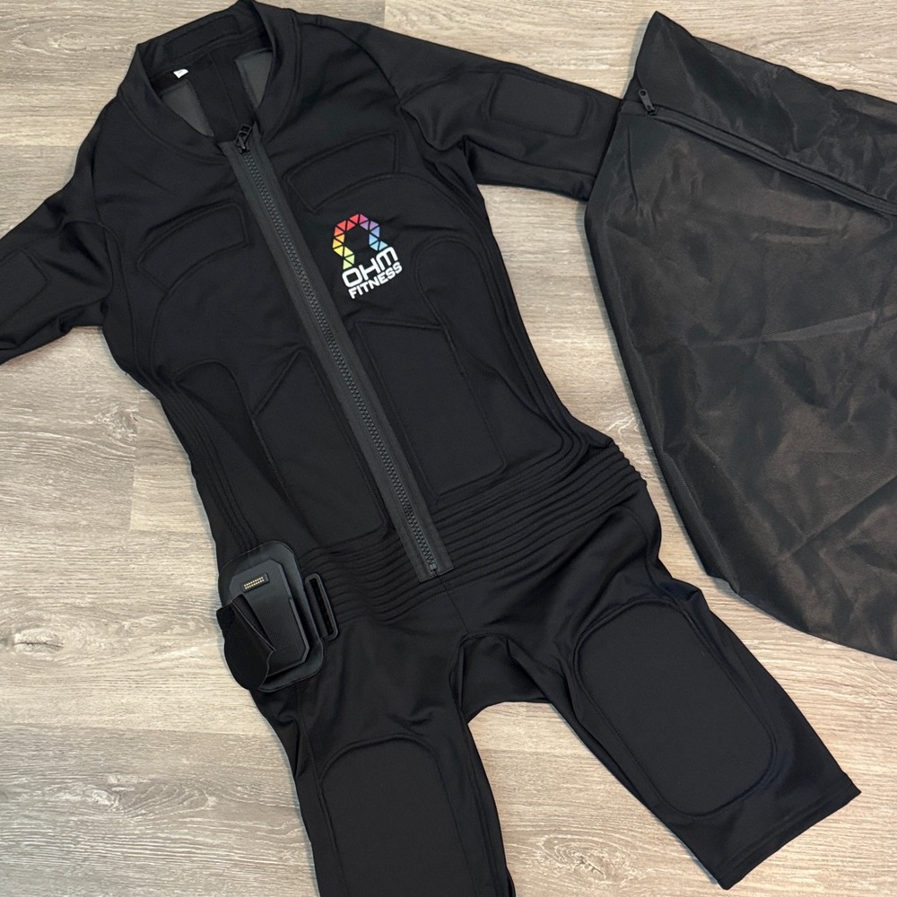 OHM Gym Fitness Suit with Cleaning Bag